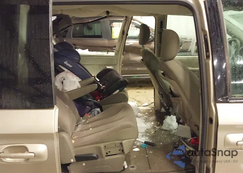 2005 Chrysler Town & Country Lx z USA, uszkodzony, nr VIN 2C4GP44RX5R169188